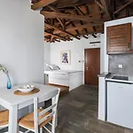 Aeolos & - Pelion Chorefton
